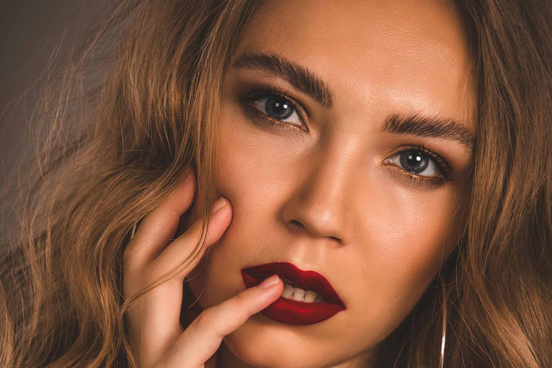 Natural-looking complexion with precisely blended concealer