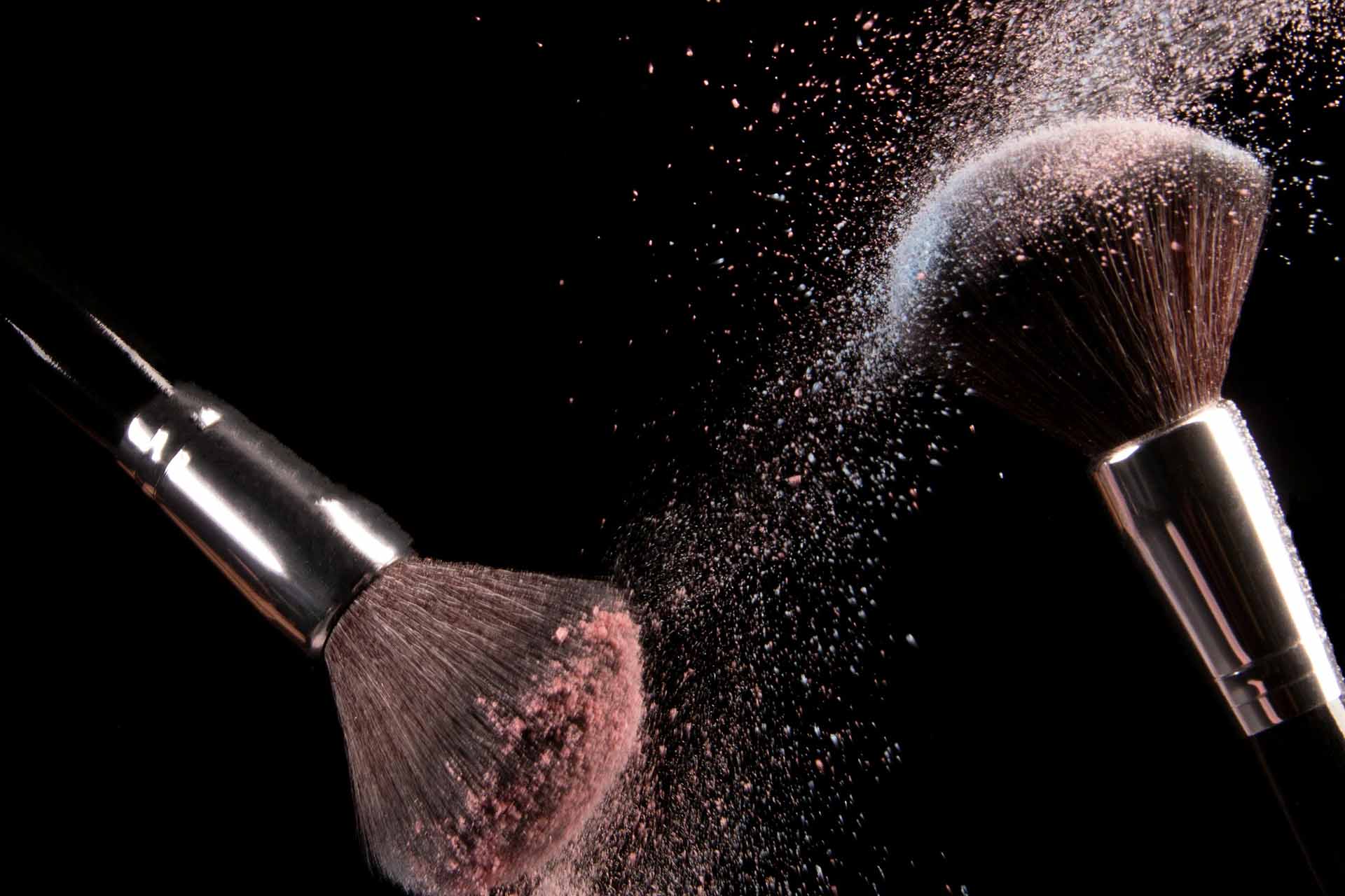 Nat&uuml;rlich wirkendes Make-up mit weichem Puder-Finish
